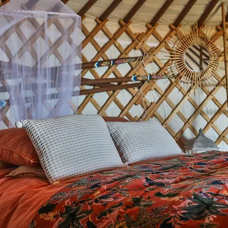 Luxury tent Yourte Mongole Vue Mer - Experience Unique Eze
